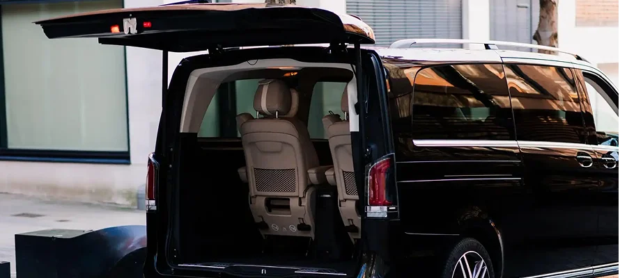 is-mercedes-v-class-the-best-chauffeur-car-for-airport-transfers-in-london